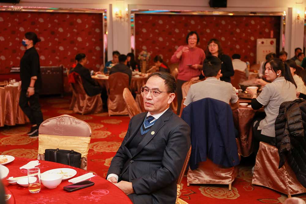 六年前的立法，五年前的創(chuàng)立，不長(zhǎng)也不短的時(shí)間，卻將臺(tái)中市人們的雙眼視力照顧的無(wú)微不至。臺(tái)中市驗(yàn)光師公會(huì)