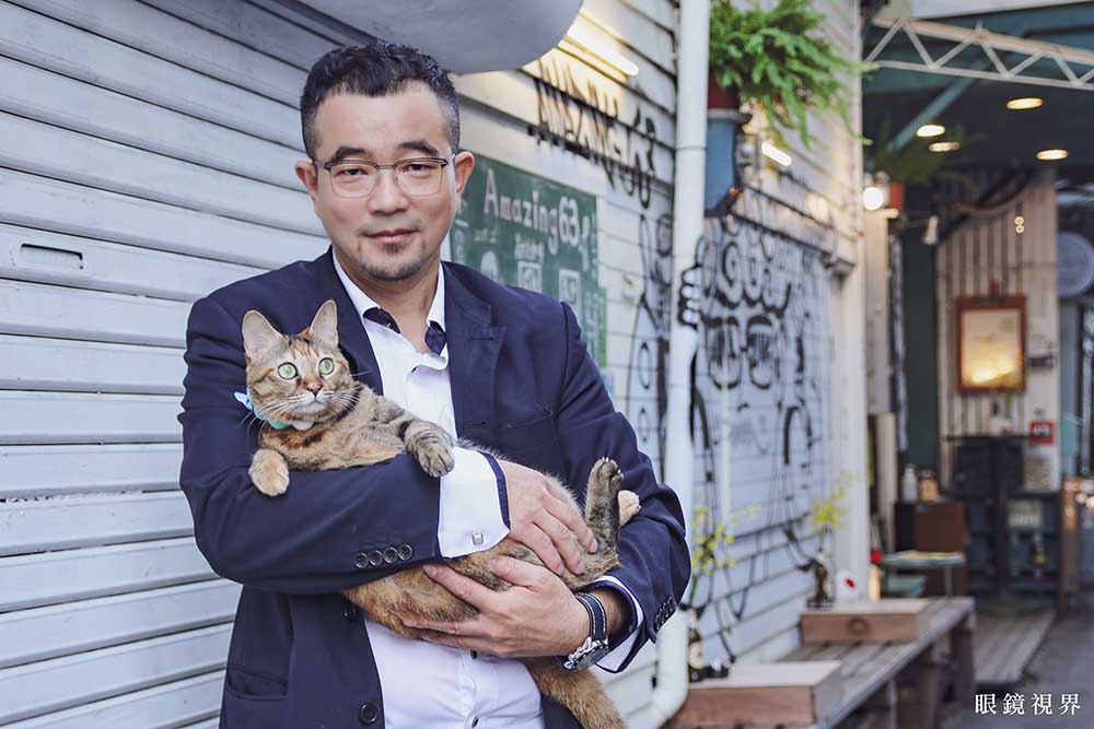 貓眼裡的倒影 – 眼鏡視界 3 貓眼裡的倒影 – 眼鏡視界