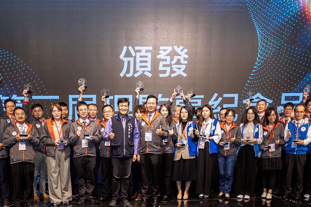 臺中市驗(yàn)光師公會，第三屆理監(jiān)事團(tuán)隊(duì)續(xù)航 為視力健康奉獻(xiàn)專業(yè)